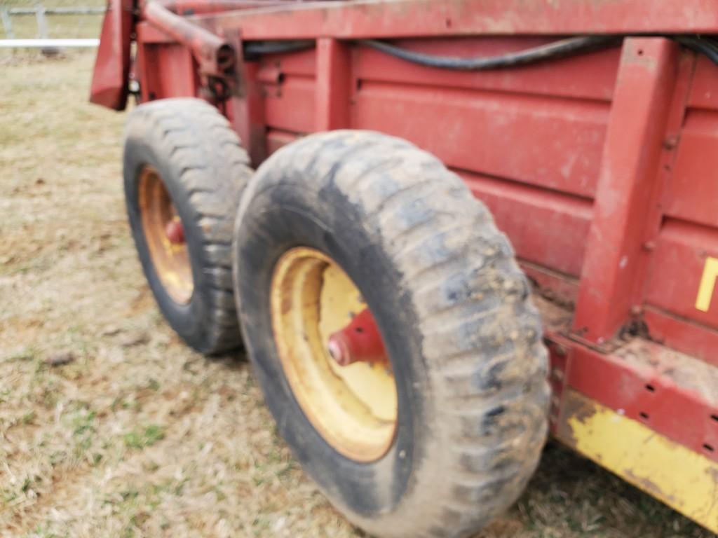 New Holland 791 Manure Spreader