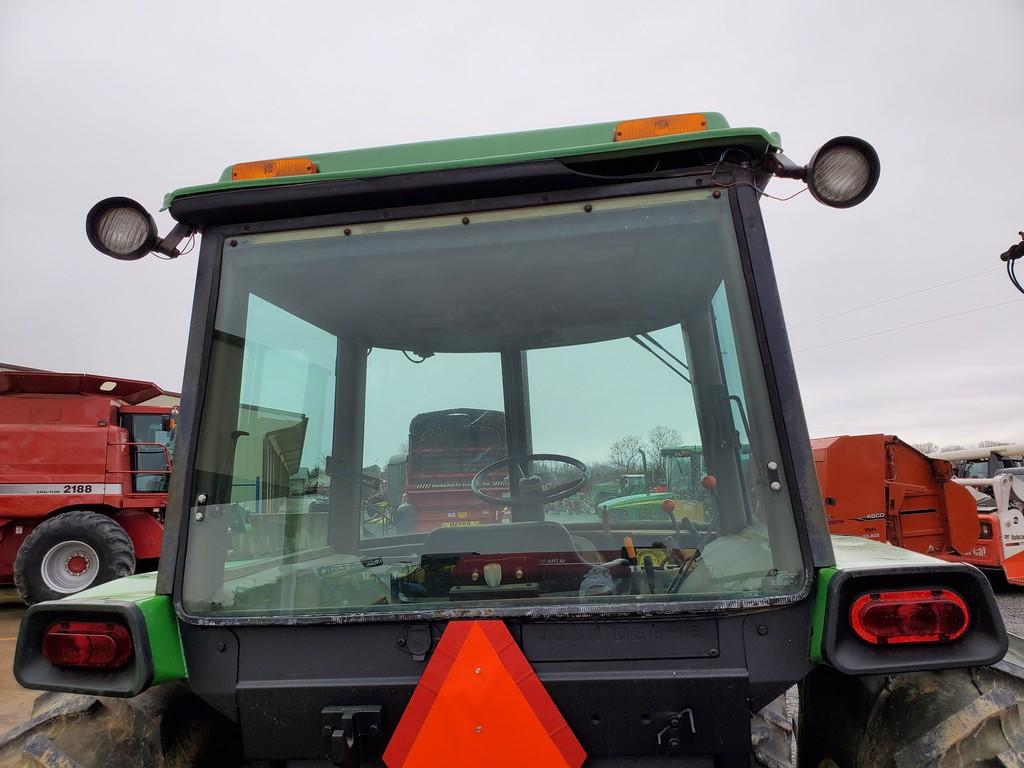 John Deere 2750 Cab Tractor
