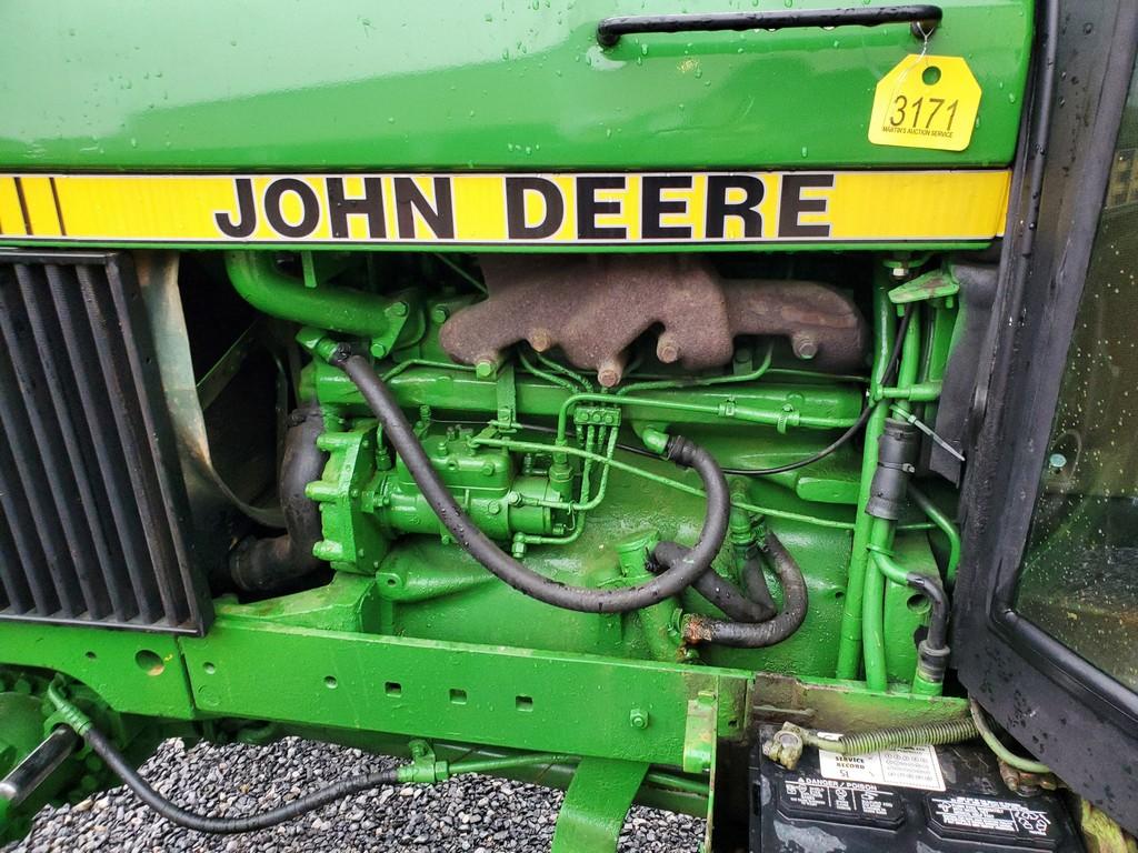 John Deere 2750 Cab Tractor