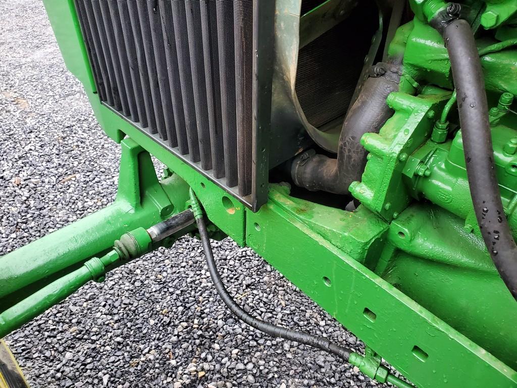 John Deere 2750 Cab Tractor