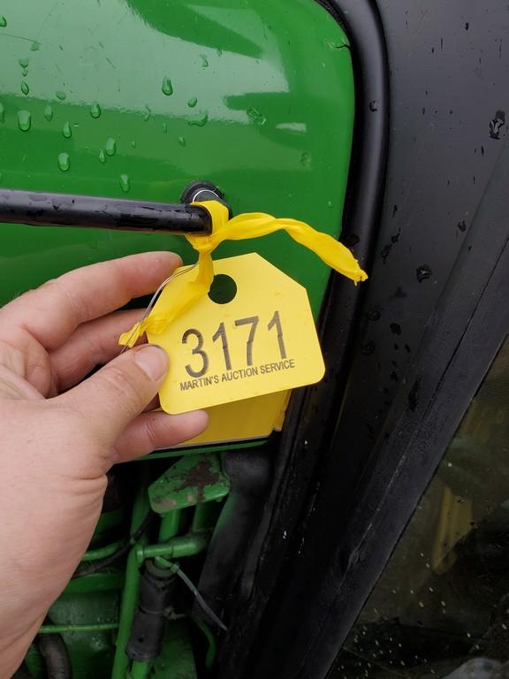 John Deere 2750 Cab Tractor