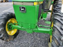 John Deere 2750 Cab Tractor