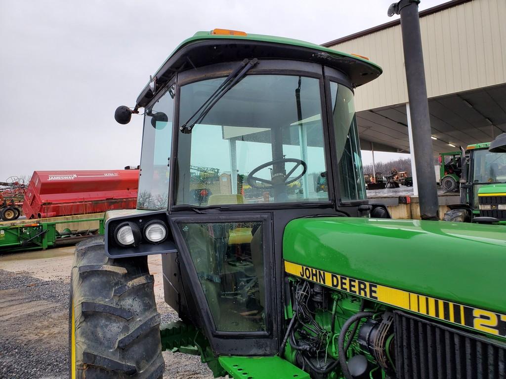 John Deere 2750 Cab Tractor