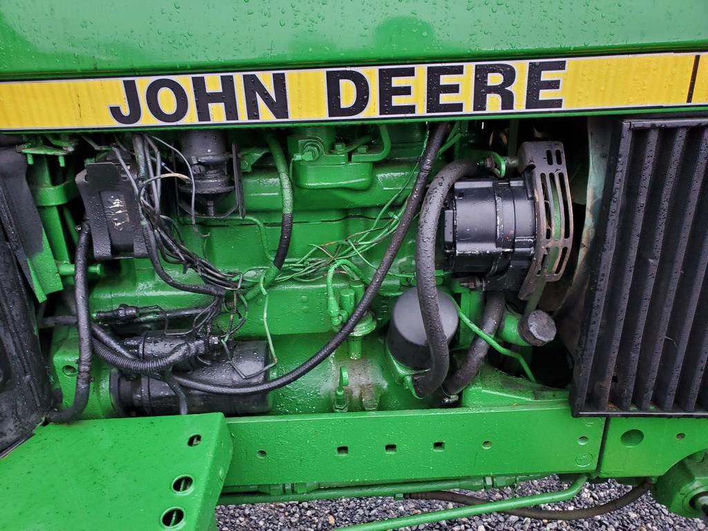 John Deere 2750 Cab Tractor