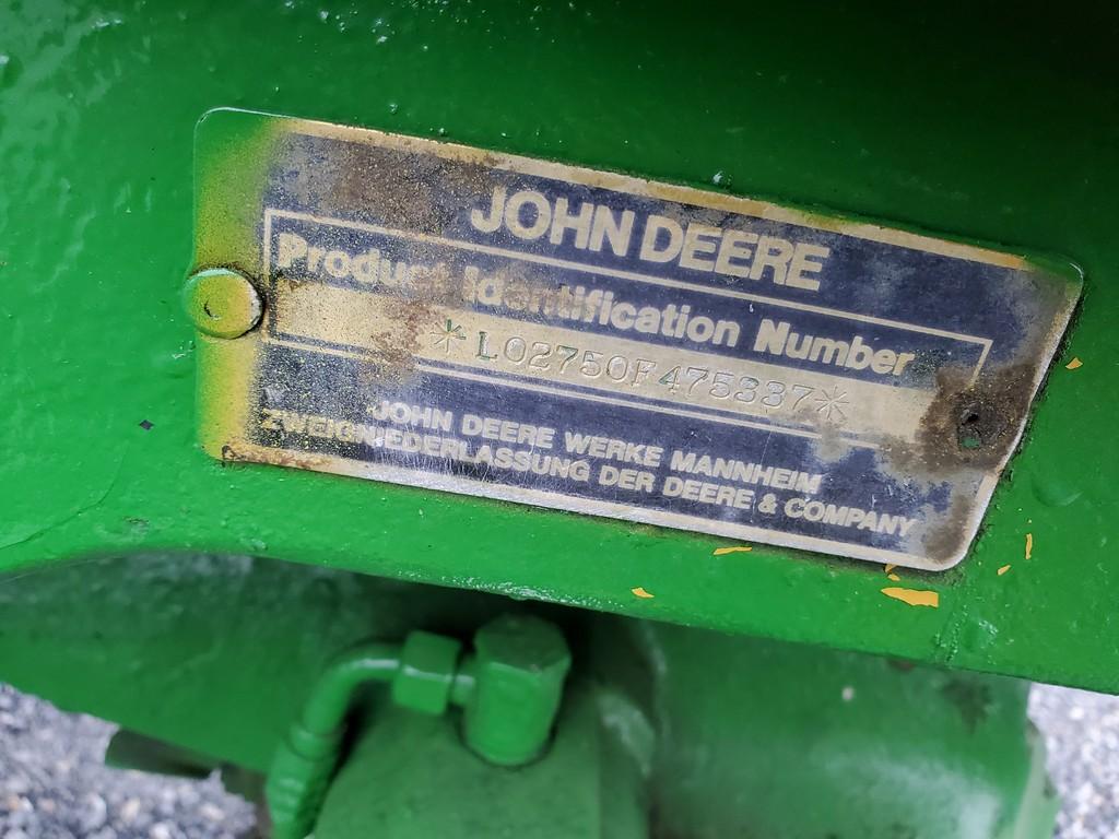 John Deere 2750 Cab Tractor