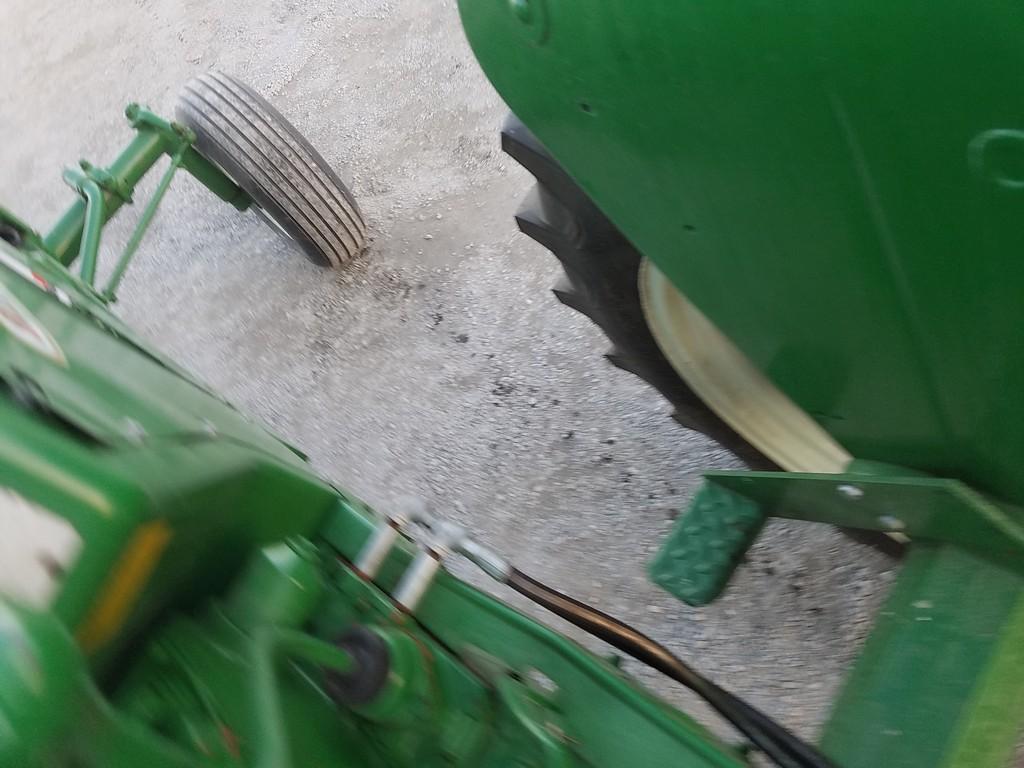 Oliver 770 Tractor