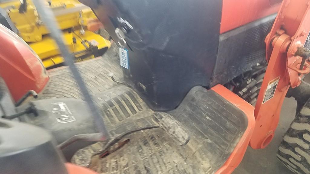 Kubota B2650 Compact Loader Tractor
