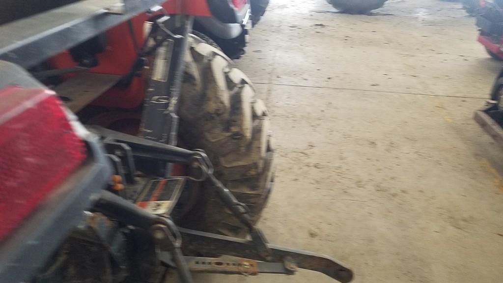 Kubota B2650 Compact Loader Tractor