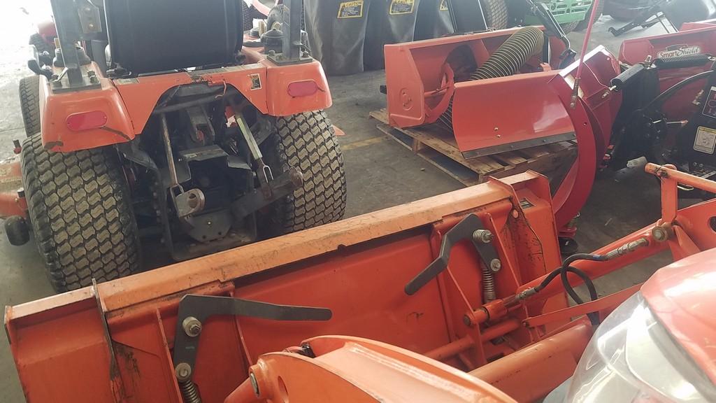 Kubota B2650 Compact Loader Tractor