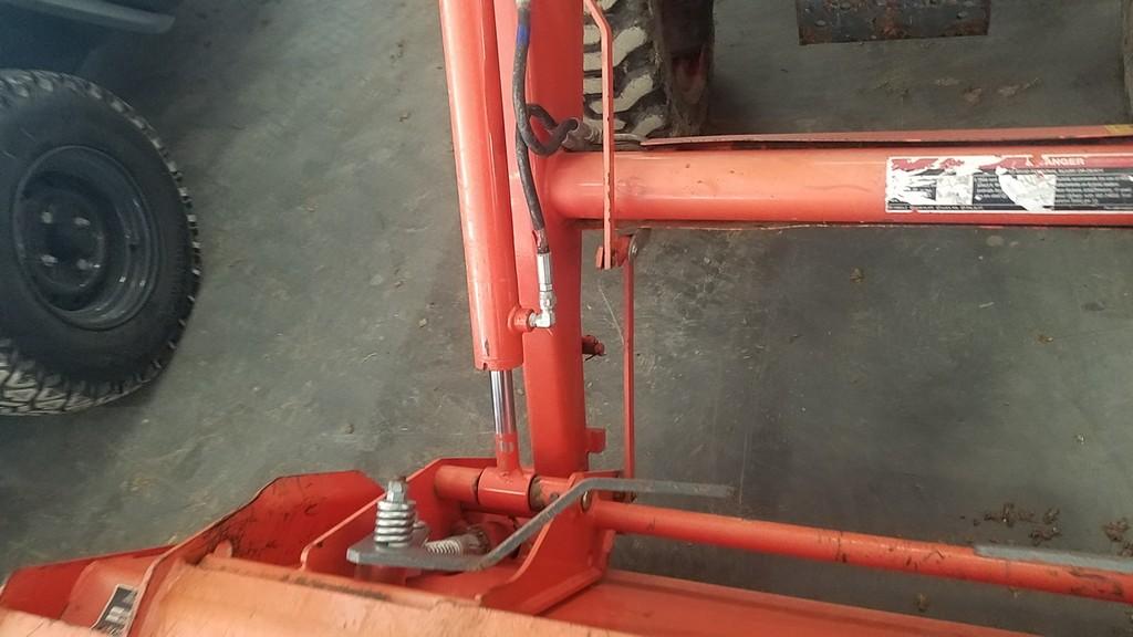 Kubota B2650 Compact Loader Tractor