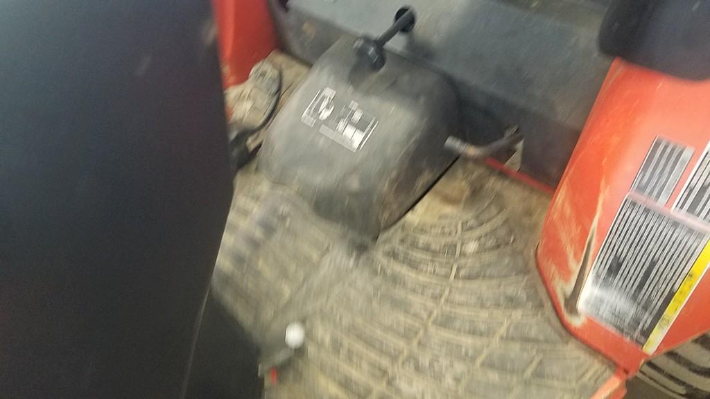 Kubota B2650 Compact Loader Tractor