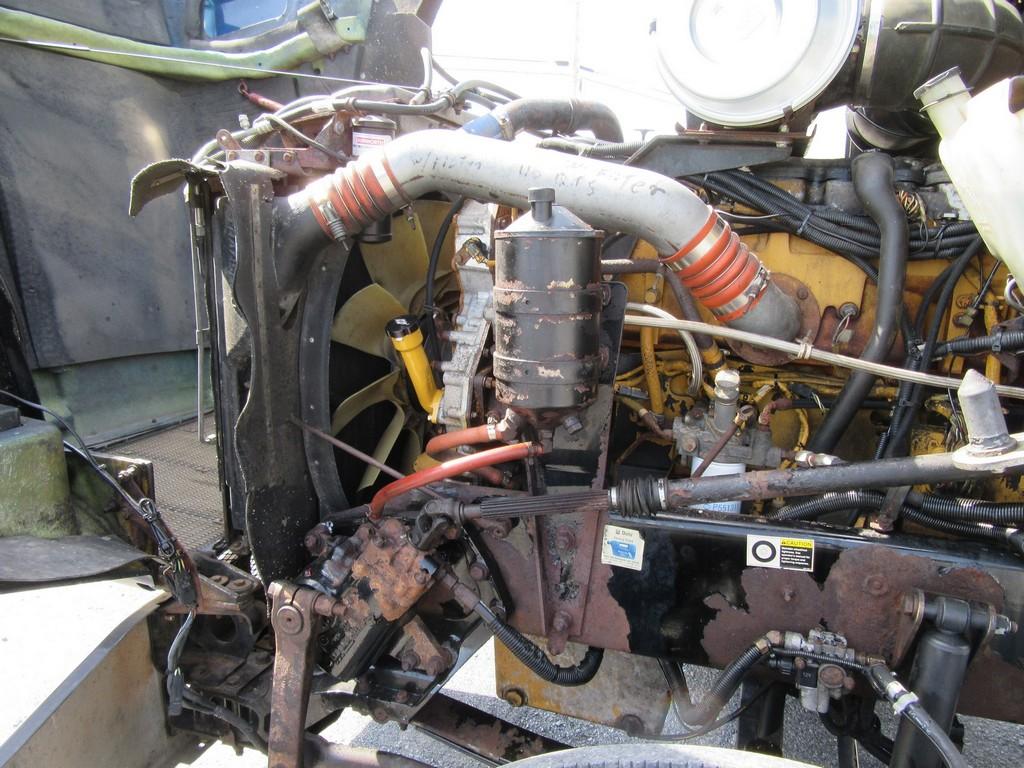2005 Kenworth T800 Daycab Tractor