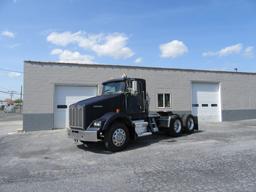 2005 Kenworth T800 Daycab Tractor