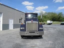 2005 Kenworth T800 Daycab Tractor