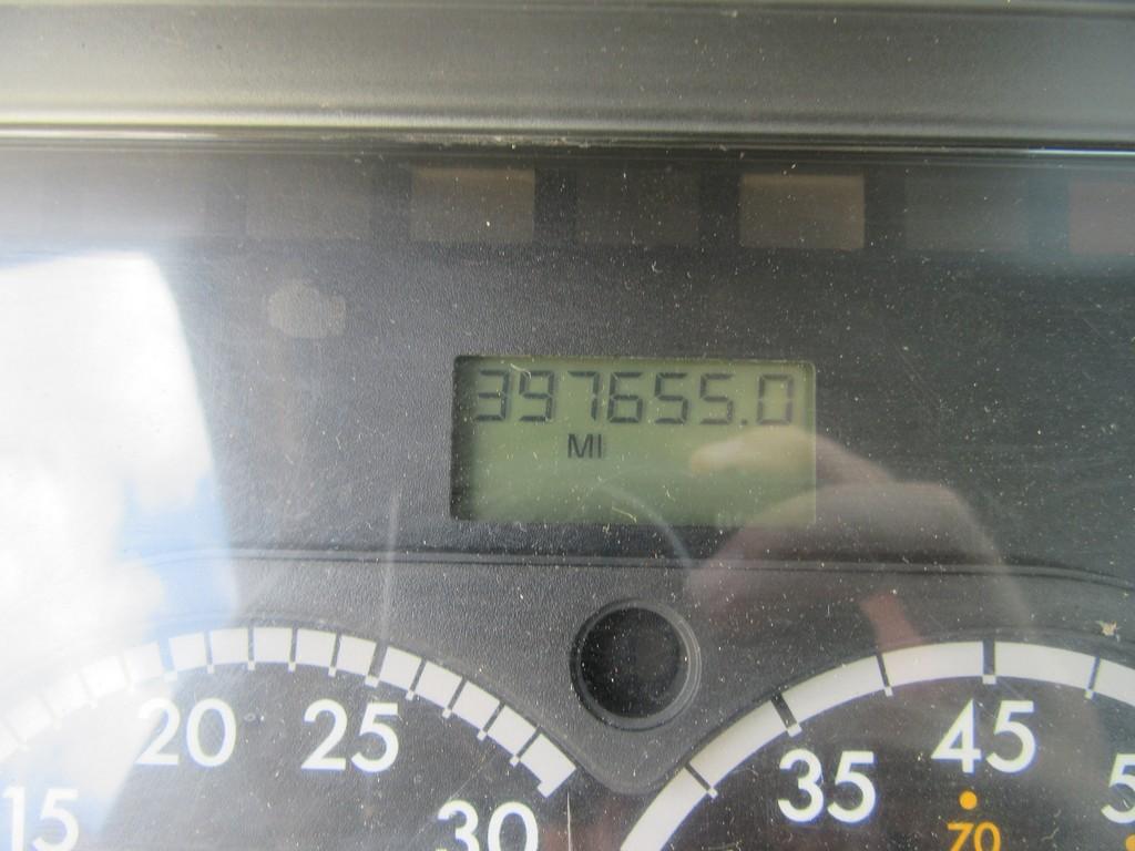 2014 Freightliner Cascadia Daycab Tractor