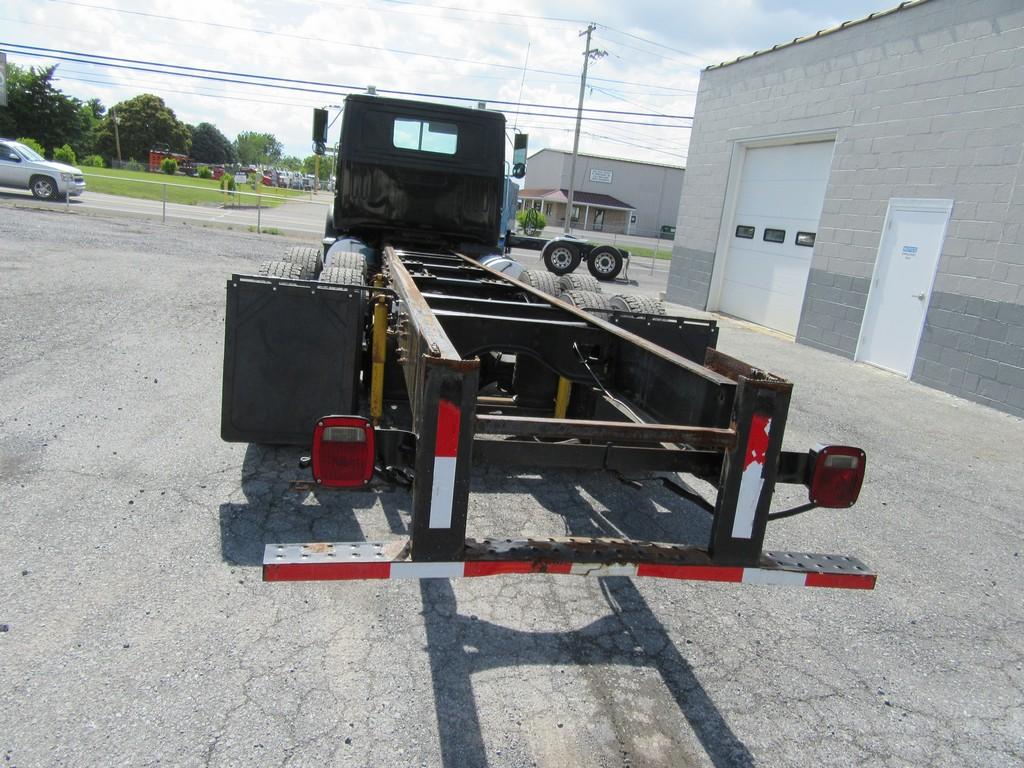 2000 Volvo WG64 Cab and Chassis