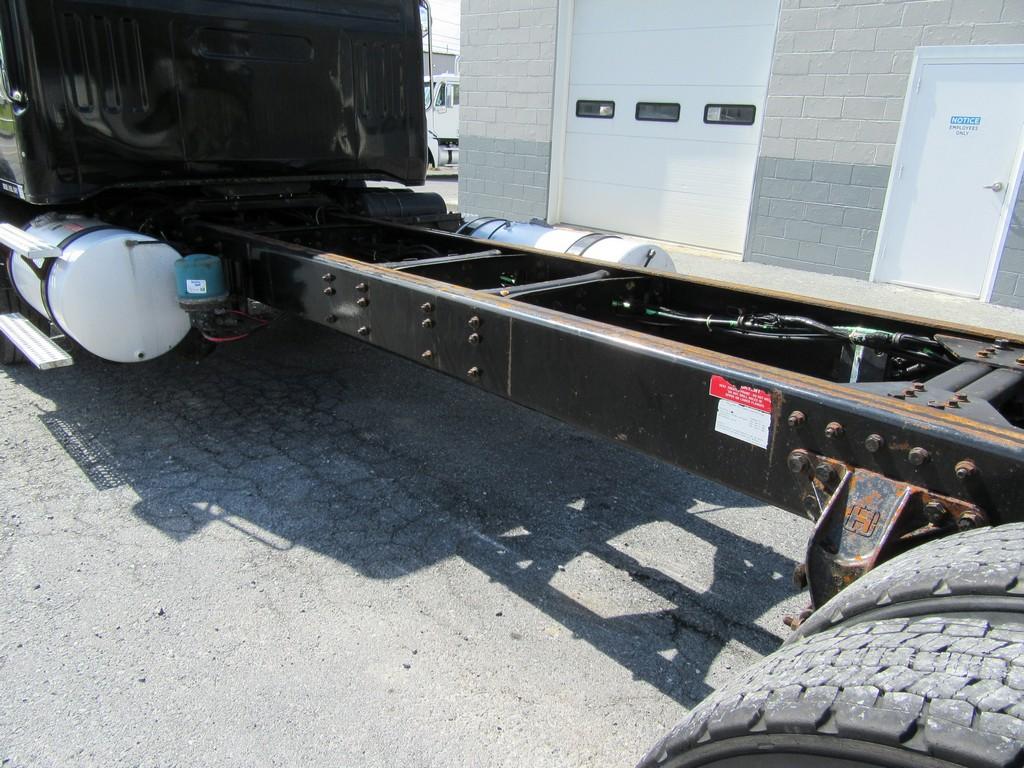 2000 Volvo WG64 Cab and Chassis