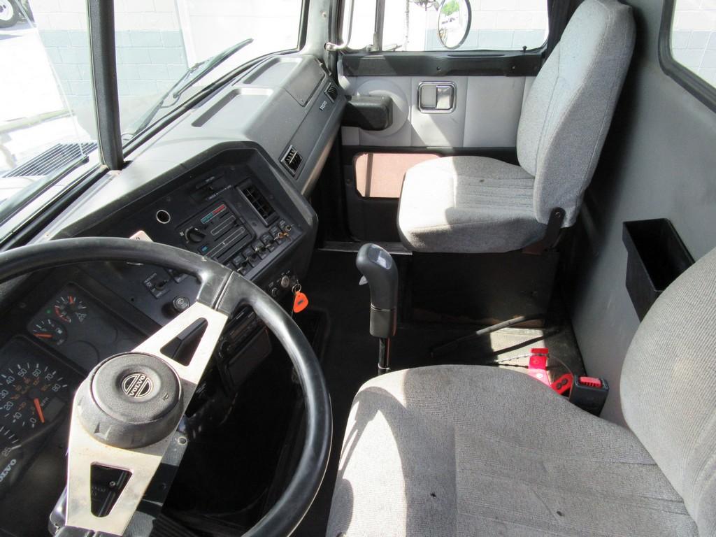 2000 Volvo WG64 Cab and Chassis