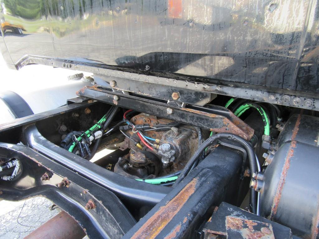 2000 Volvo WG64 Cab and Chassis