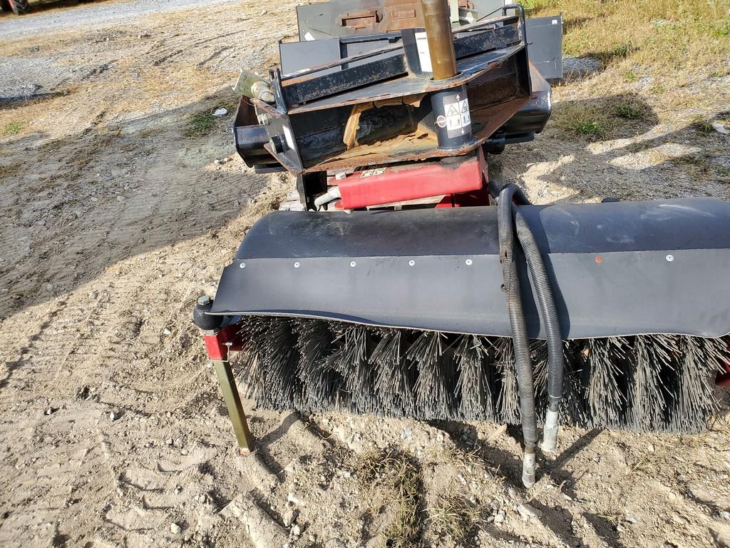 2004 Toro  Broom