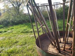 Hay Feeder