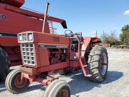 International 786 Tractor 'Runs & Operates'