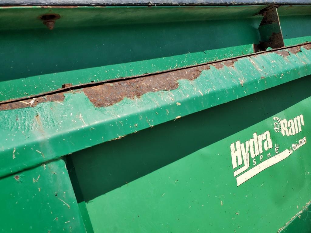 HydraRam 790VB Manure Spreader