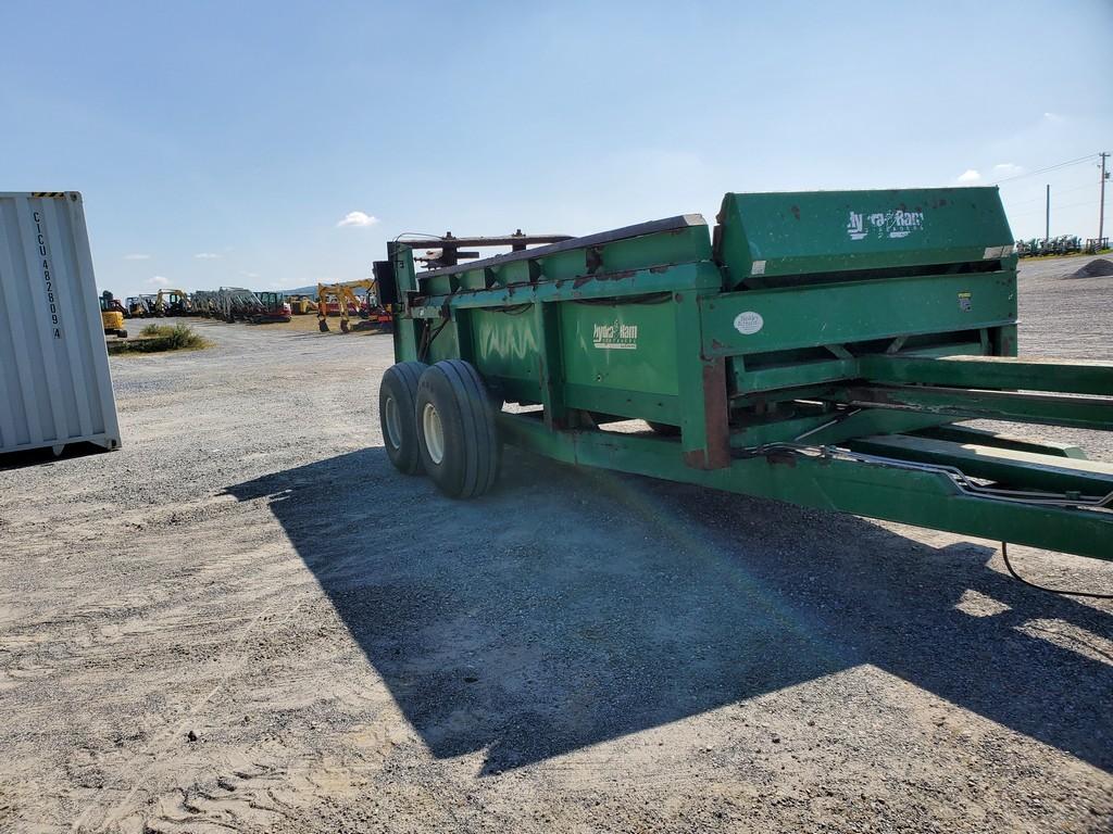 HydraRam 790VB Manure Spreader