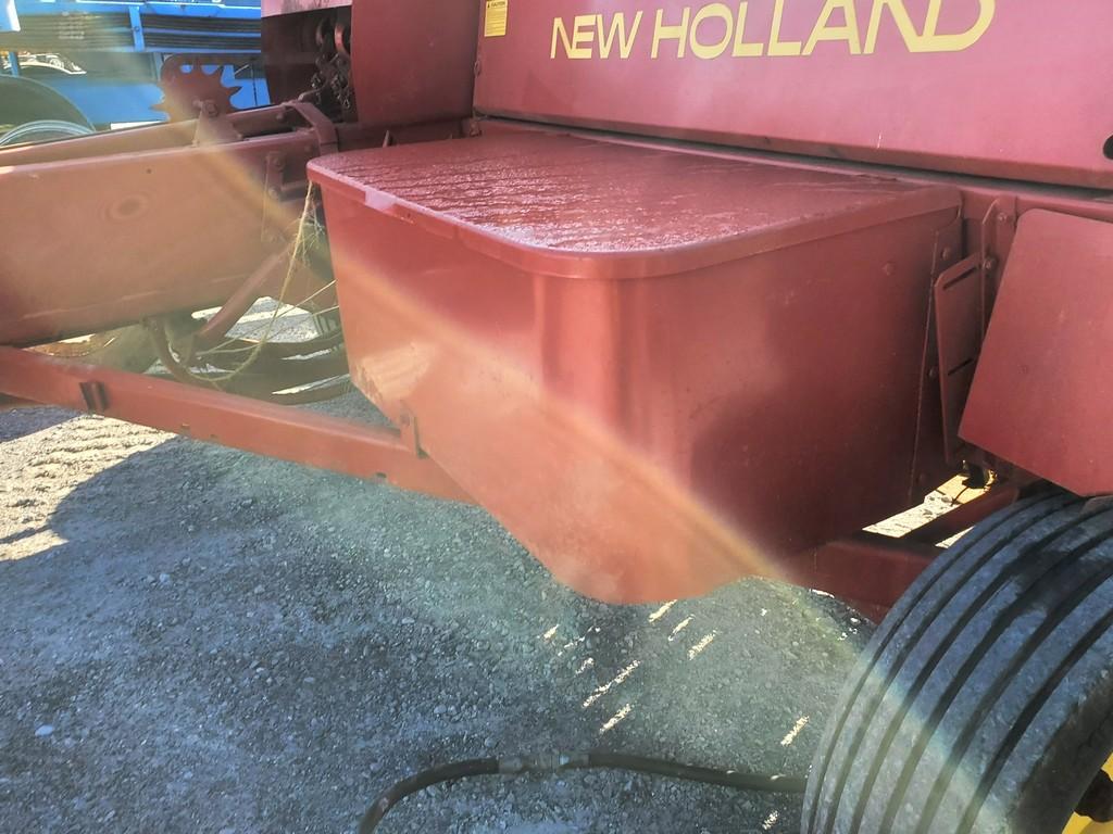 New Holland 320 Small Square Baler