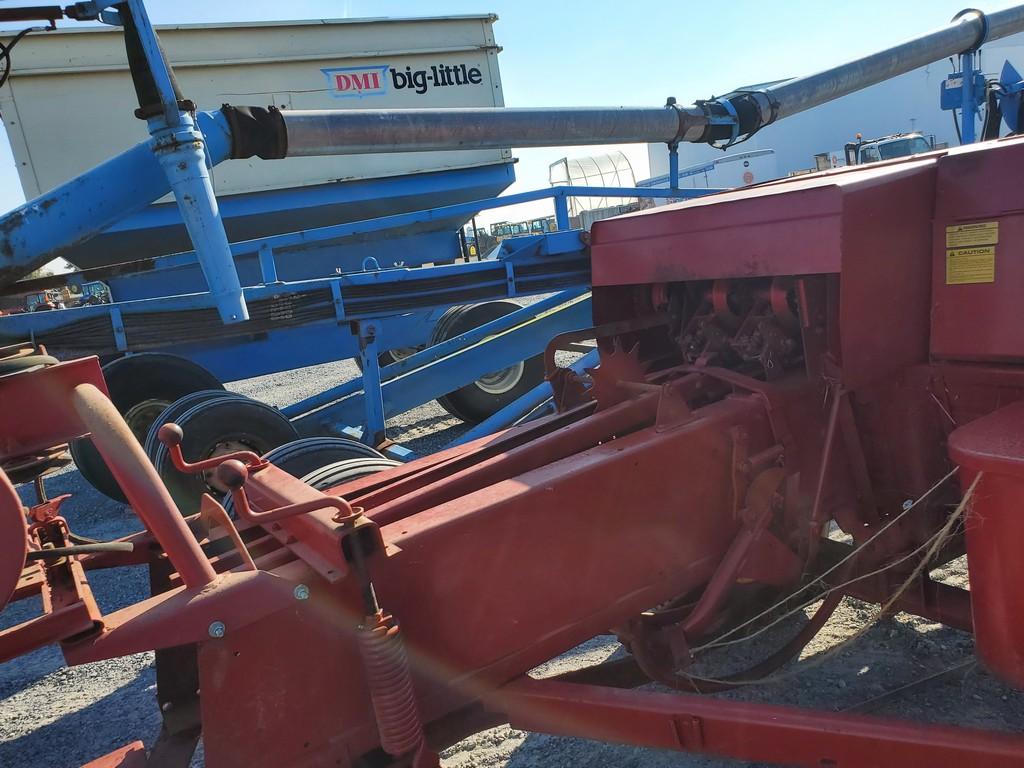 New Holland 320 Small Square Baler