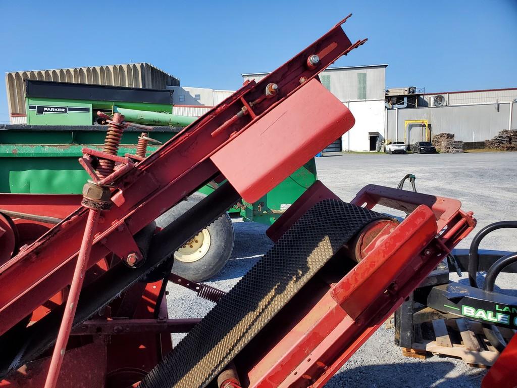New Holland 320 Small Square Baler