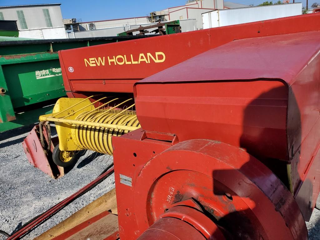 New Holland 320 Small Square Baler
