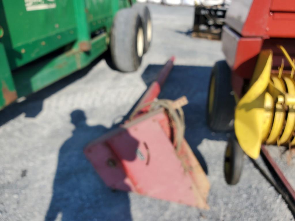 New Holland 320 Small Square Baler