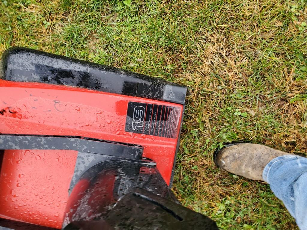 Snapper LE3190E Snow Blower 'RUNS'