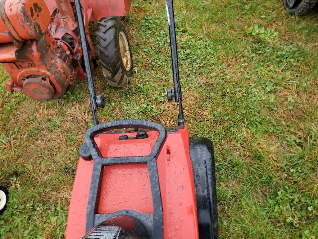 Snapper LE3190E Snow Blower 'RUNS'