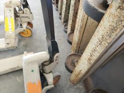 Crown   Pallet Jack