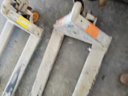 Crown   Pallet Jack