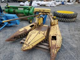 New Holland 824 Corn Head