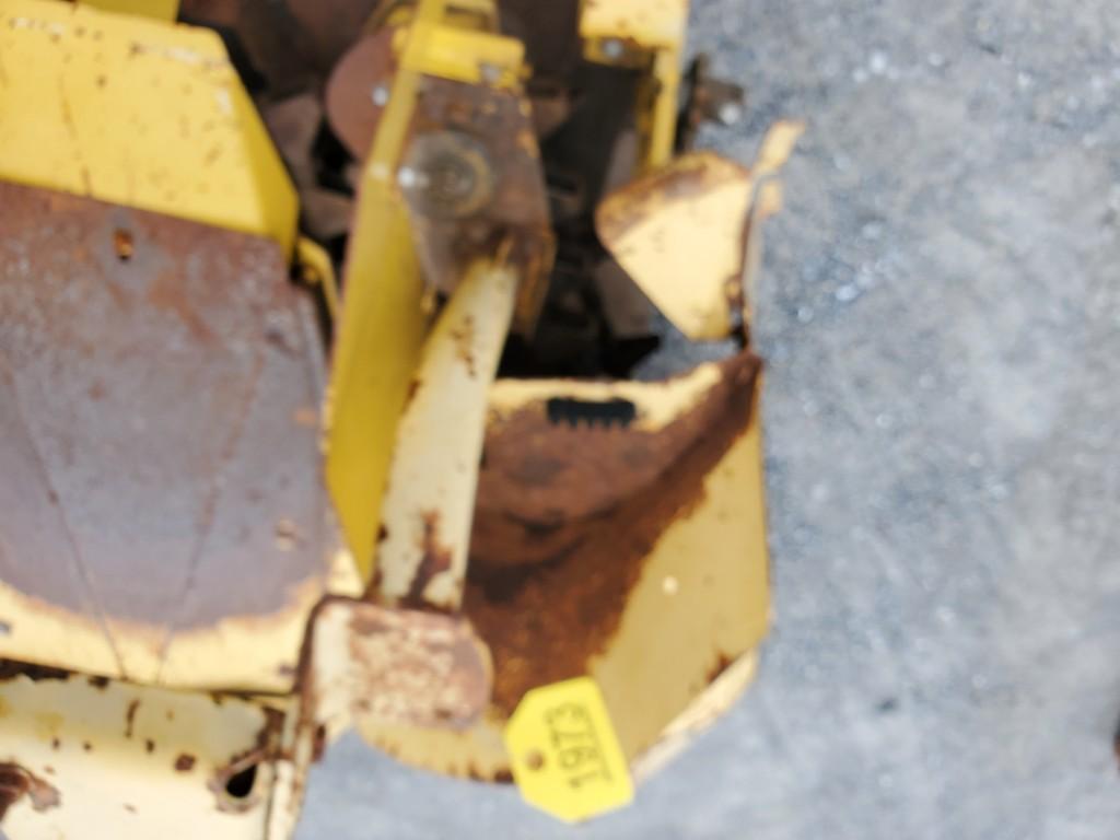 New Holland 824 Corn Head