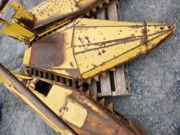 New Holland 824 Corn Head
