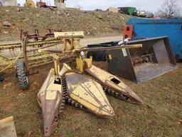 New Holland 824 Corn Head
