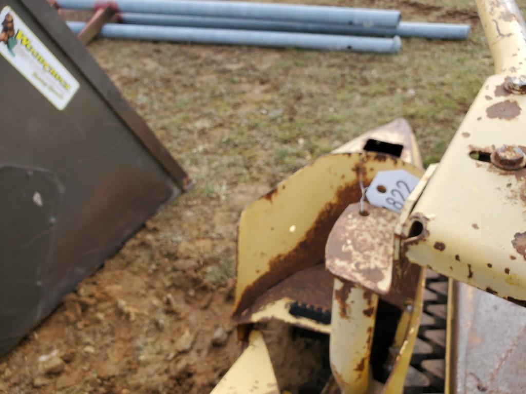 New Holland 824 Corn Head
