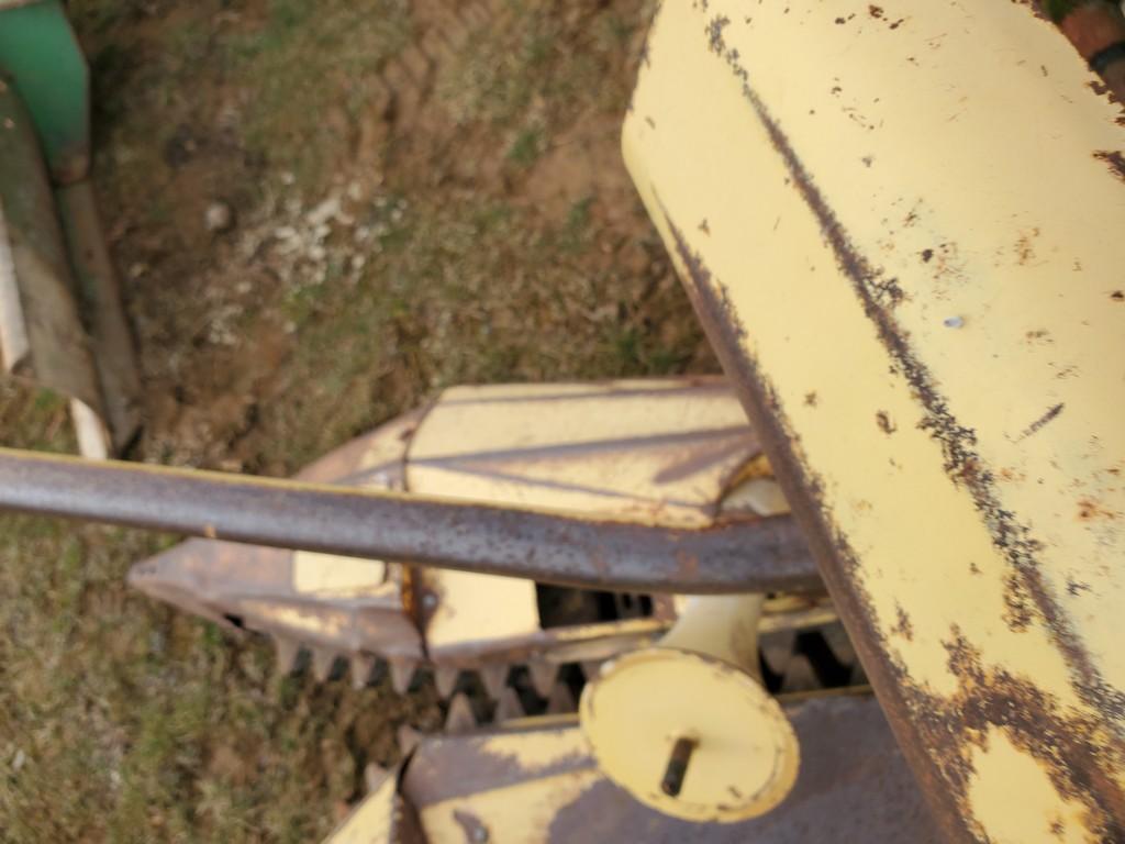 New Holland 824 Corn Head