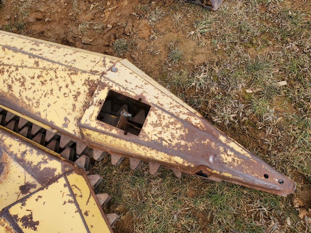 New Holland 824 Corn Head