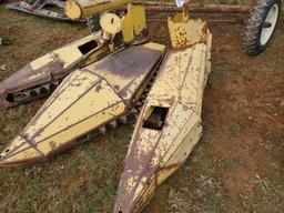 New Holland 824 Corn Head