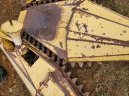 New Holland 824 Corn Head