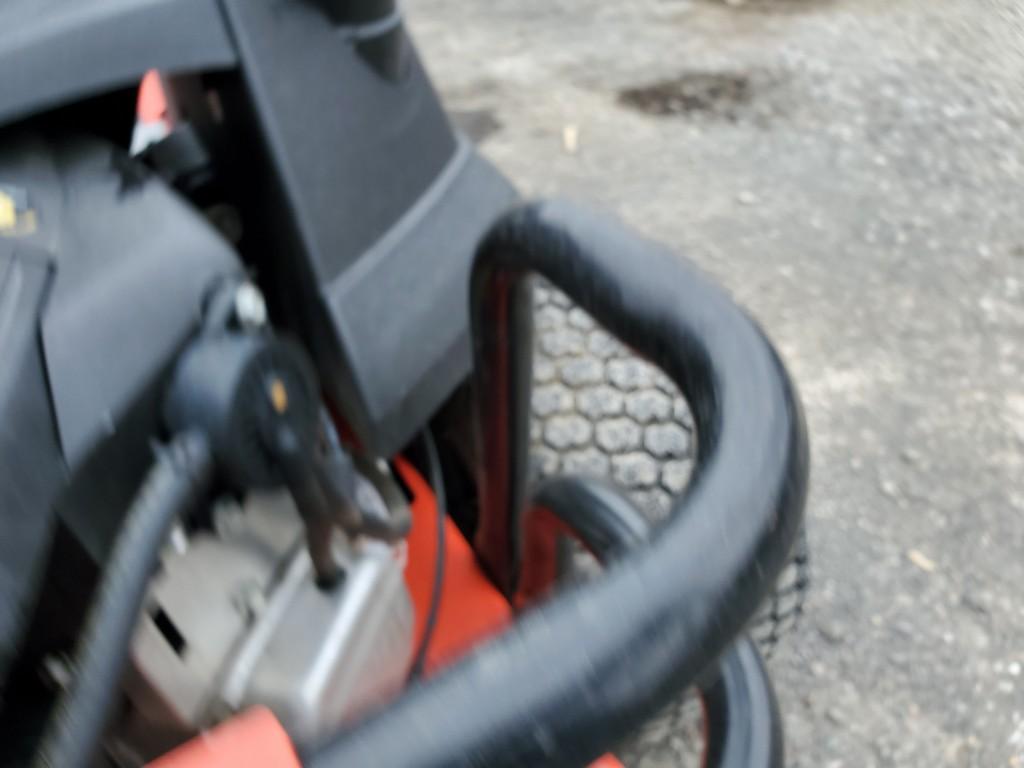 Simplicity ZT2000 Zero Turn 'Ride & Drive'