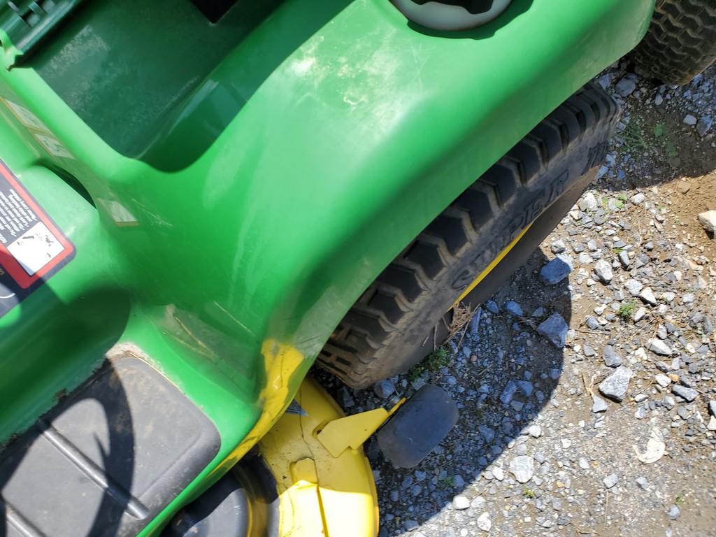 John Deere LT160 Riding Tractor 'AS-IS'