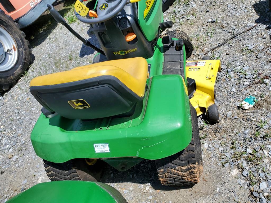 John Deere LT160 Riding Tractor 'AS-IS'