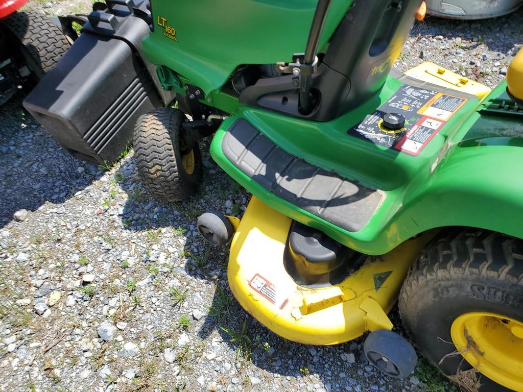 John Deere LT160 Riding Tractor 'AS-IS'